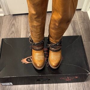 FREEBIRD by Steven Rodondo size 7